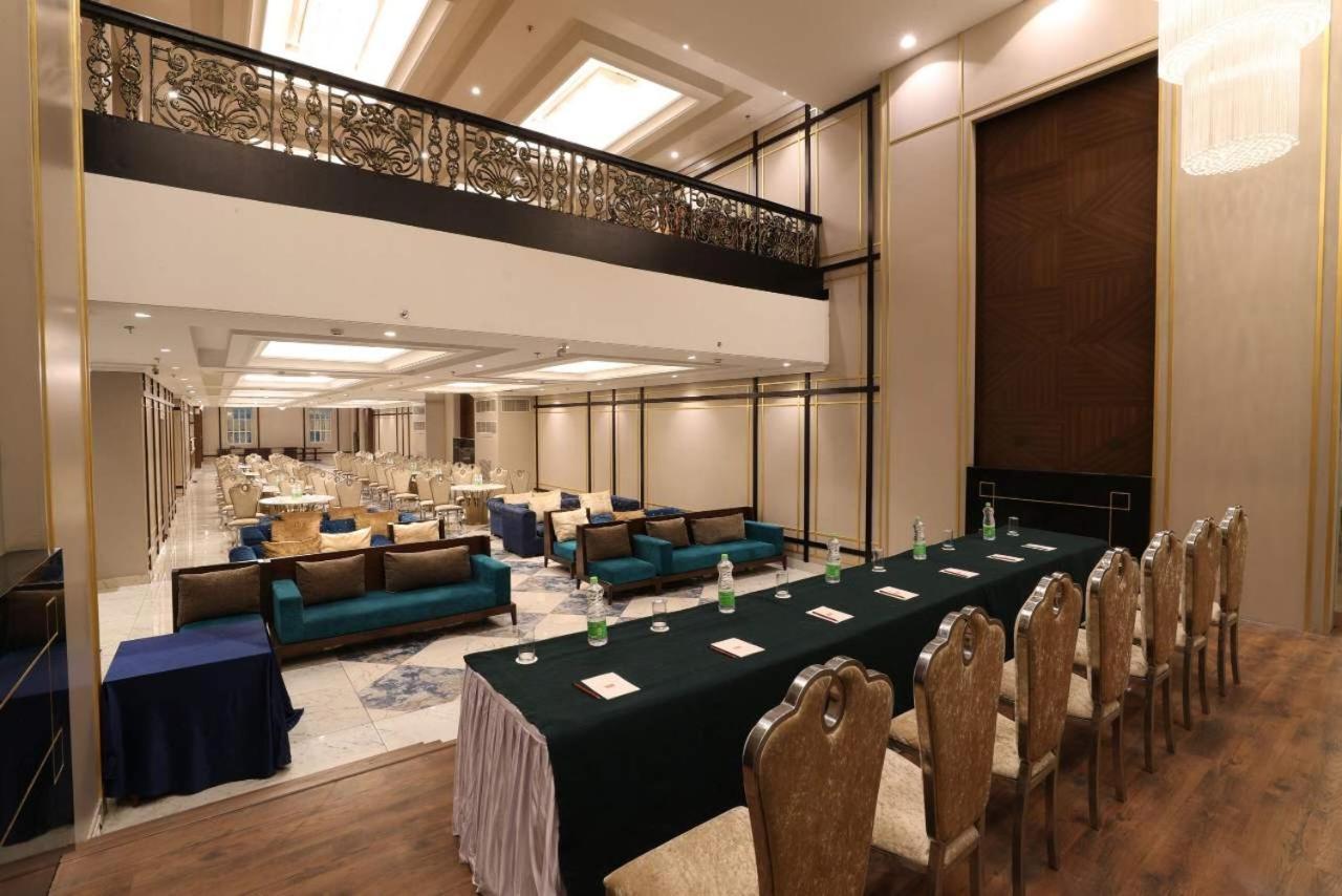 Tivoli Grand Resort Delhi  Exterior photo